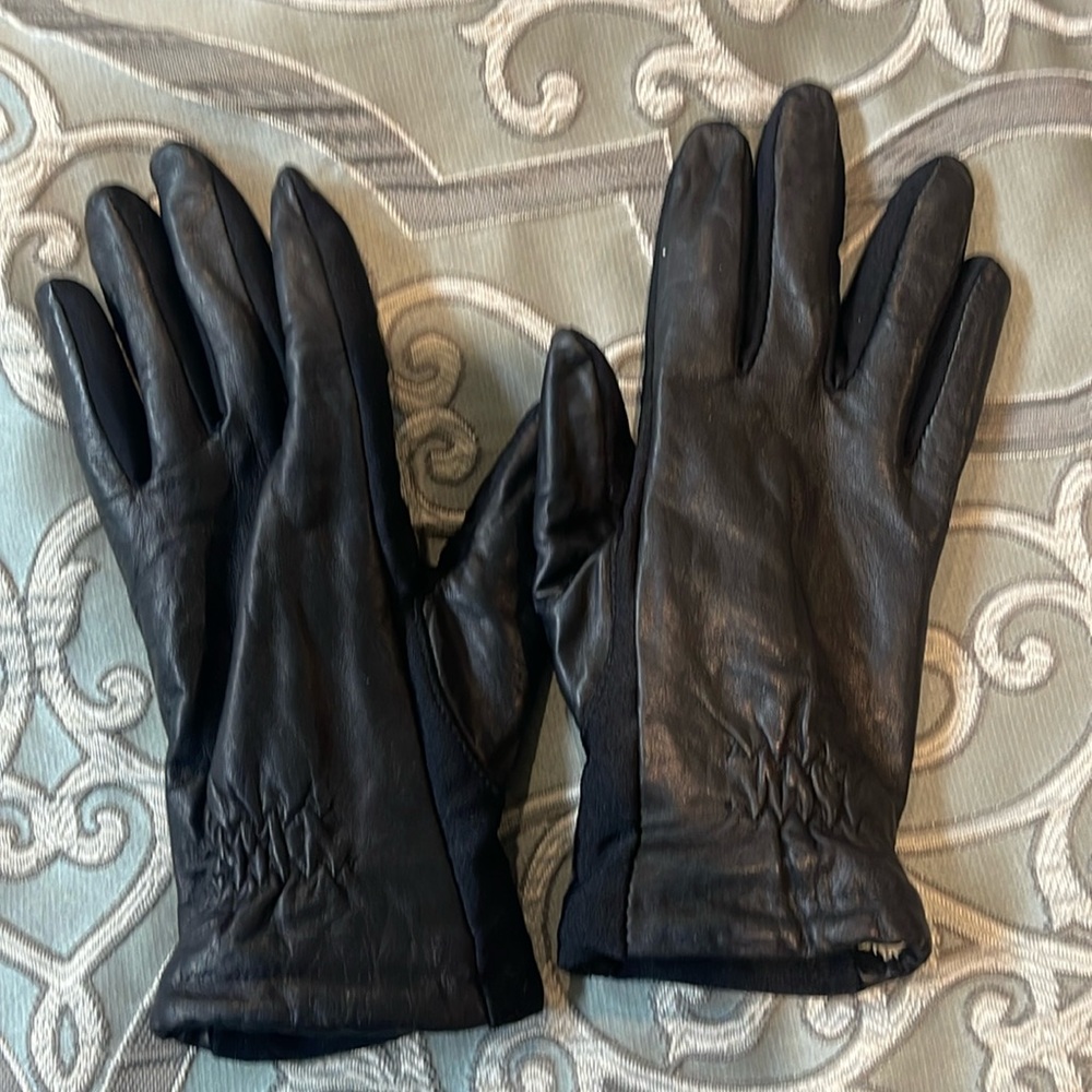 Isotoner Gloves